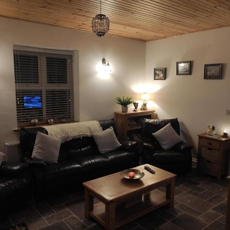 White Barn Cottage คลอนมานี ภายนอก รูปภาพ